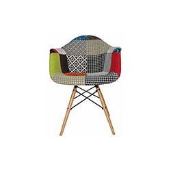 伊姆斯®花布扶手椅 伊姆斯夫妇 Charles & Ray Eames 伊姆斯夫妇